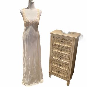 Roberta Satin Bridal/Prom Dress Size 11/12 Vintage